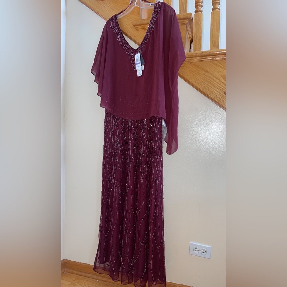 Women’s Formal Dress Size 18 J Kara Womens Burgundy Lined Overlay Cape Gown NEW